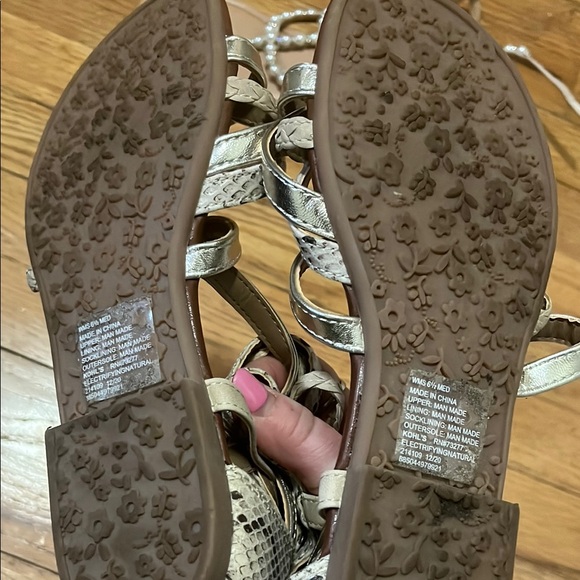 Sandals - Picture 4 of 4